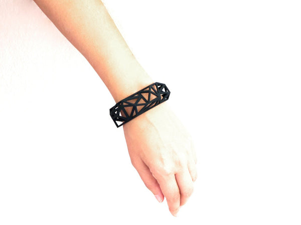 3d printed bracelet cuff in black
